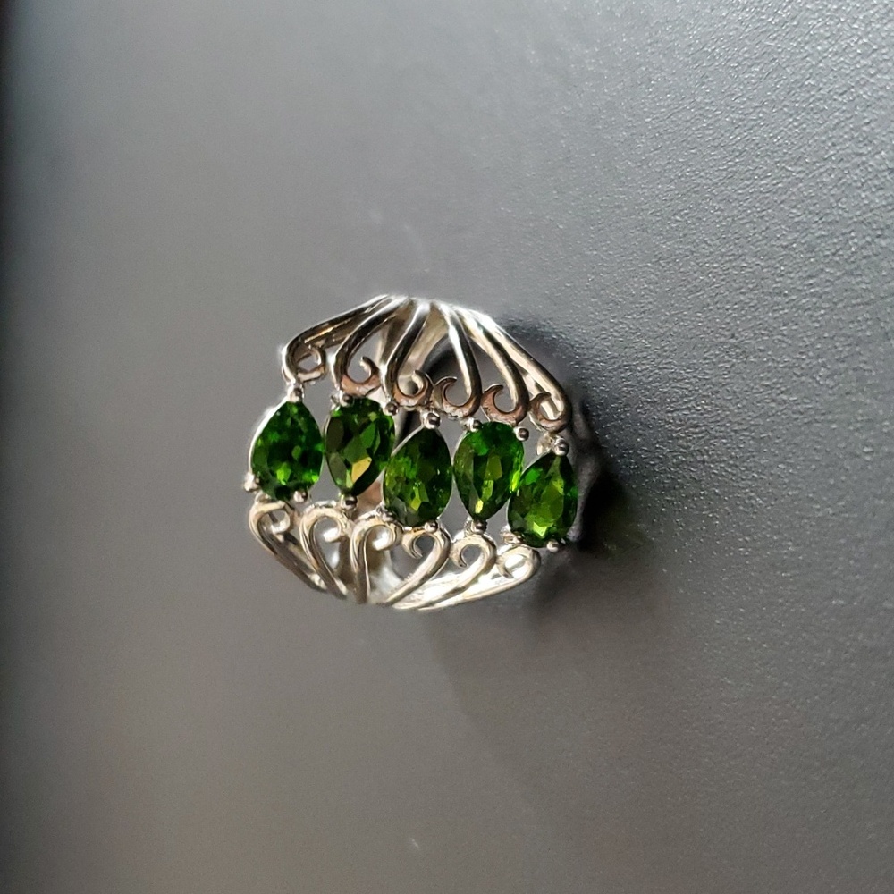 1.91 Cttw Emerald Green Sterling Silver 925 Ring